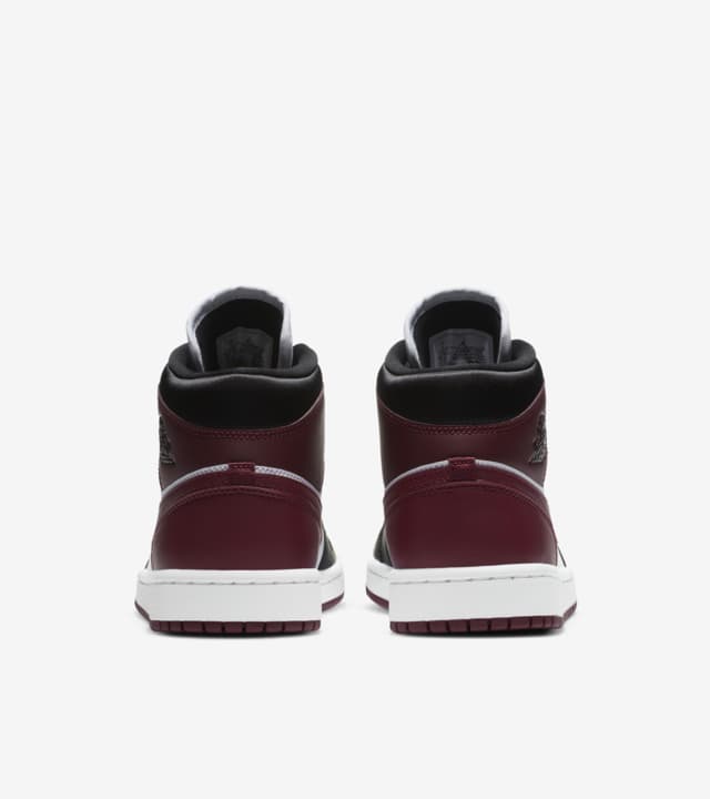 Air Jordan 1 Mid Dark Beetroot - Primeira Divisão