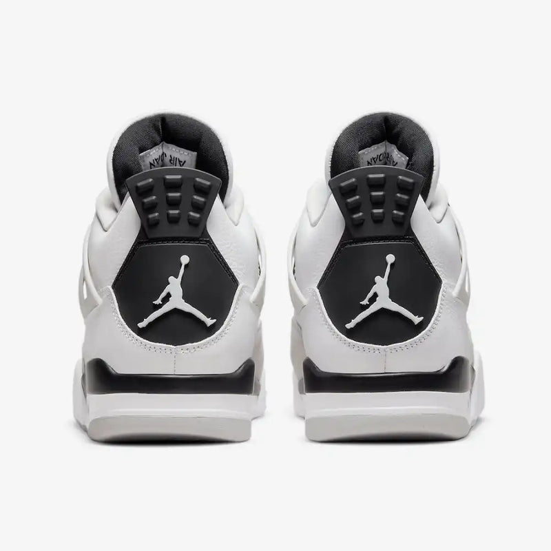 Air Jordan 4 Militar Black - Primeira Divisão
