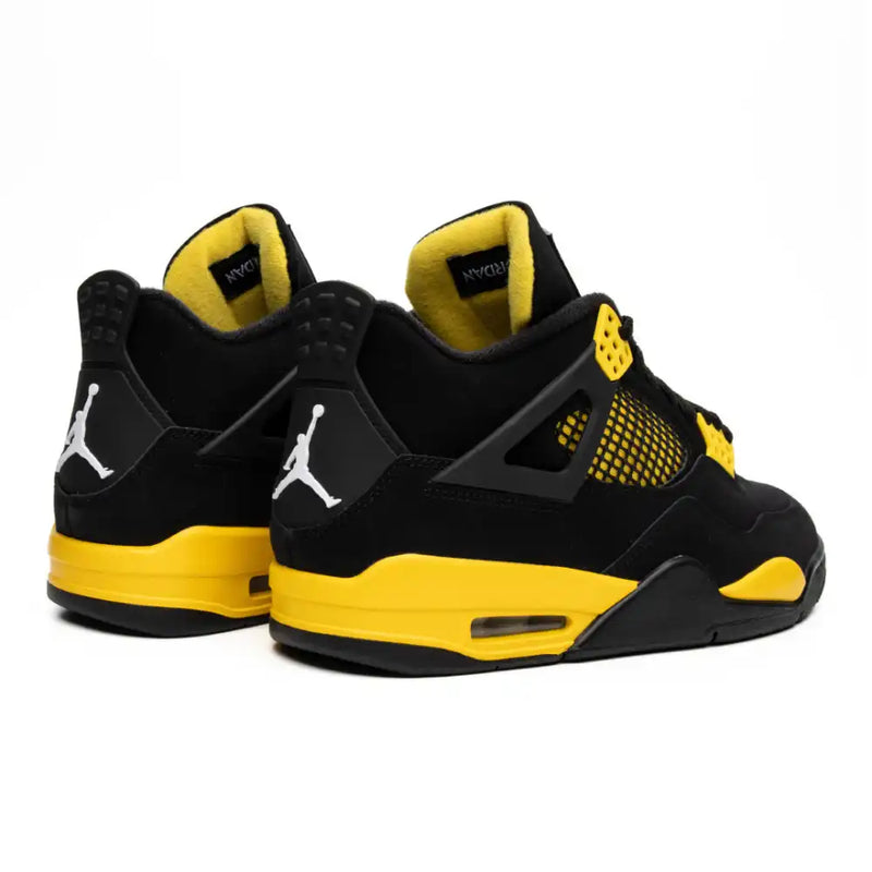 Air Jordan 4 Thunder - Primeira Divisão