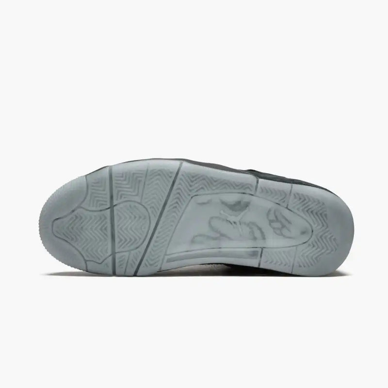 KAWS x Air Jordan 4 Retro Black - Primeira Divisão