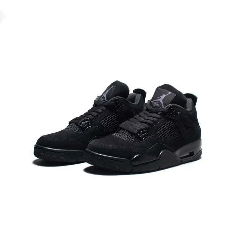 Air Jordan 4 Black Cat - Primeira Divisão