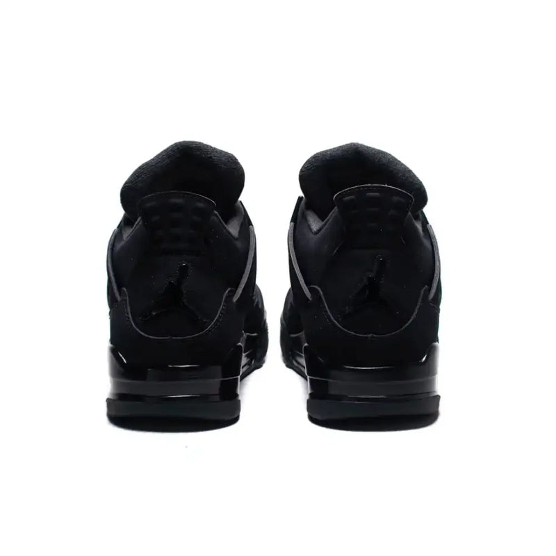 Air Jordan 4 Black Cat - Primeira Divisão