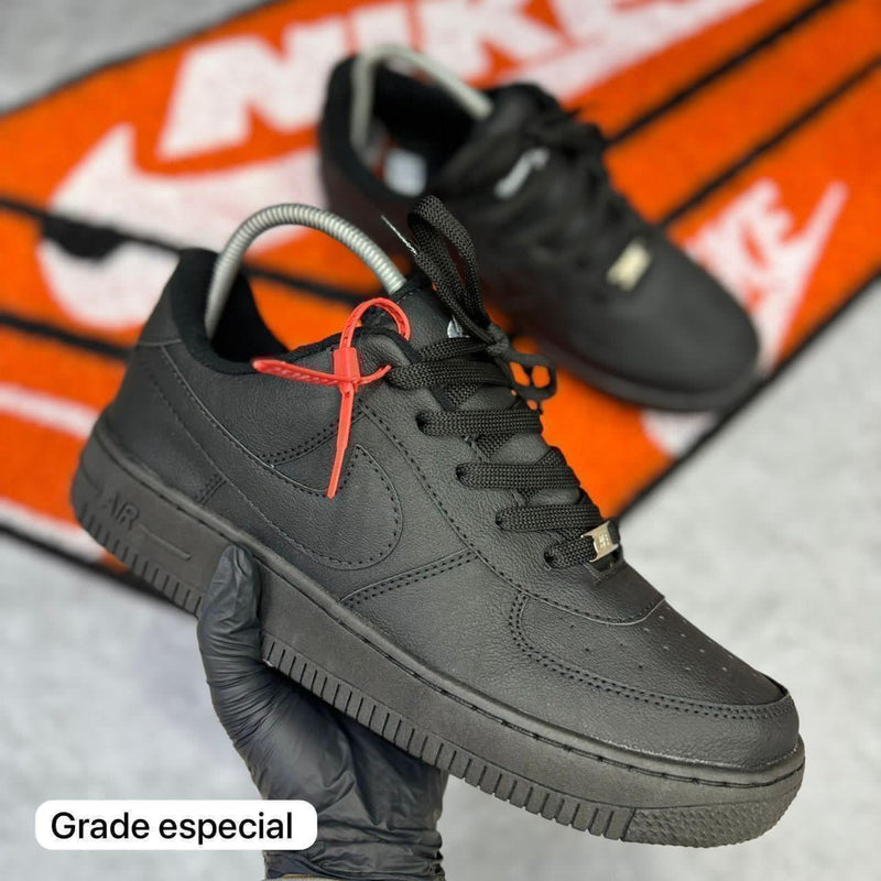 Tênis Nike Air Force Grade Especial - Segunda Divisão