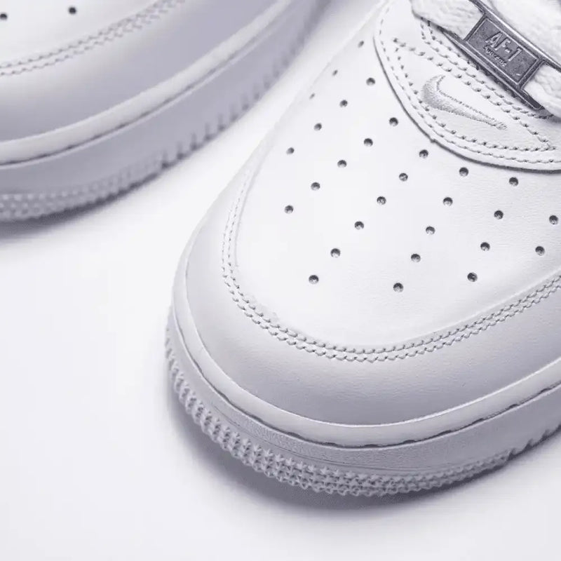 Supreme x Nike Air Force 1 Low Box Logo White – Primeira Divisão