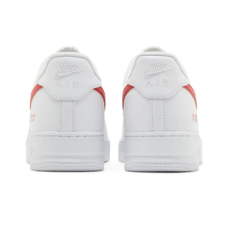 Supreme x Air Force 1 Low 'Box Logo - Speed Red' Shanghai Exclusivo - Primeira Divisão