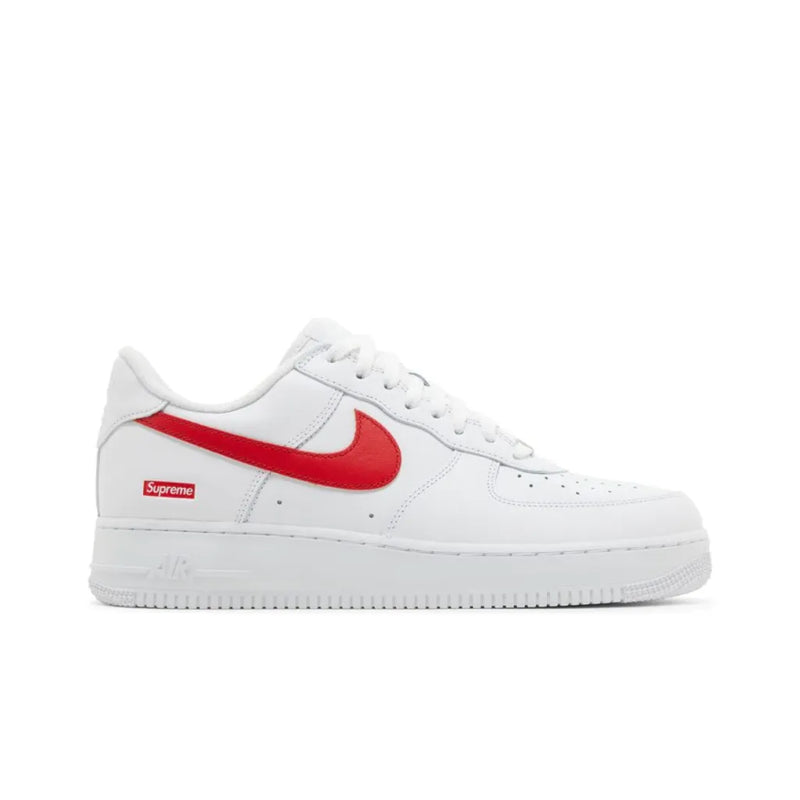 Supreme x Air Force 1 Low 'Box Logo - Speed Red' Shanghai Exclusivo - Primeira Divisão