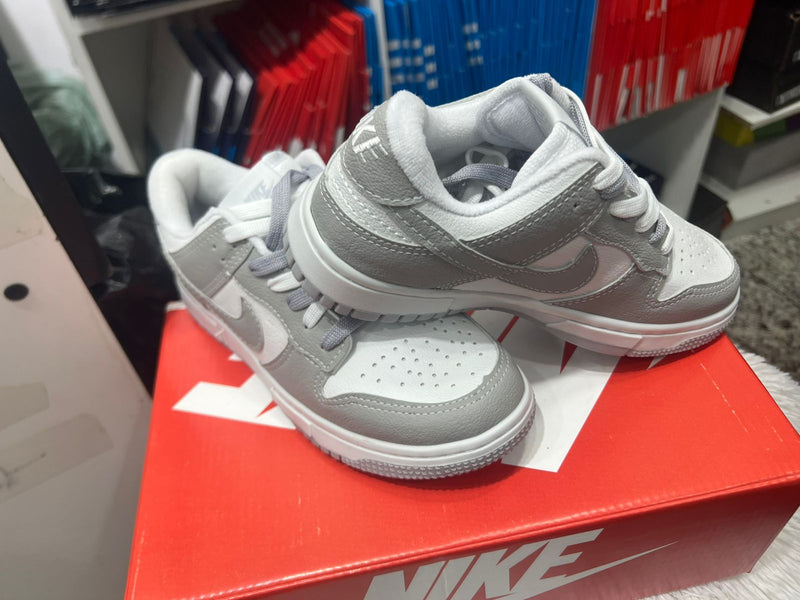 Nike Dunk Low - Segunda Divisão