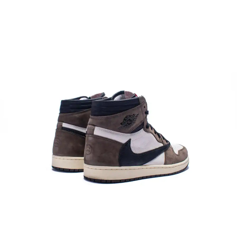 Travis Scott x Air Jordan 1 Retro High Dark Mocha - Primeira Divisão